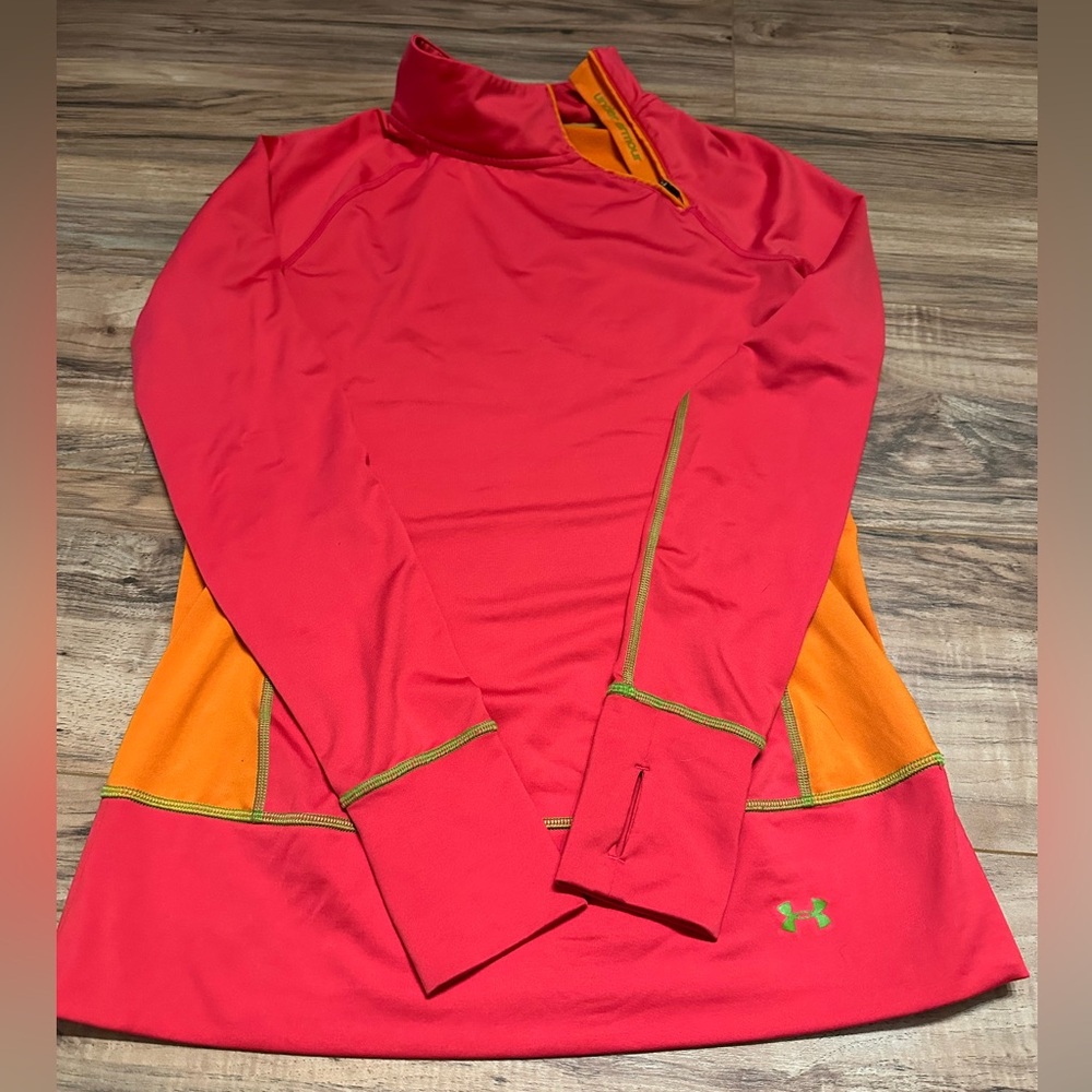 Under Armour fitted top size medium